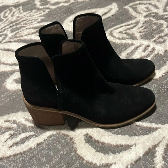 BP. Black leather suede ankle booties. Great condition. - Picture 1 of 6